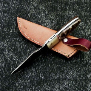 Custom Made Fixed Blade Skinning Knife With Beautiful Leather Sheath